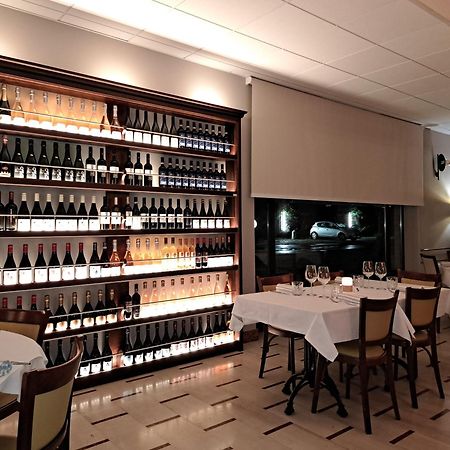 Brixellum Hotel Брешело Екстериор снимка