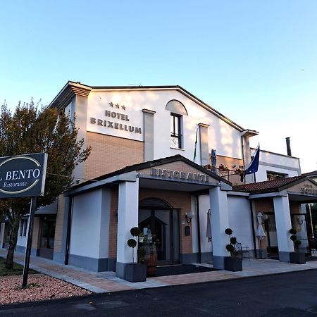 Brixellum Hotel Брешело Екстериор снимка