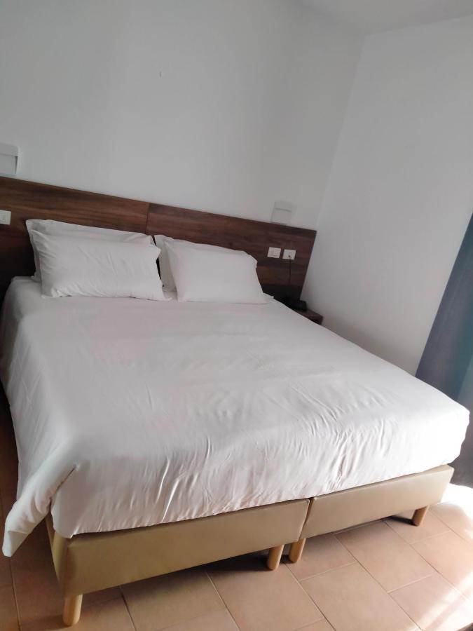 Brixellum Hotel Брешело Екстериор снимка