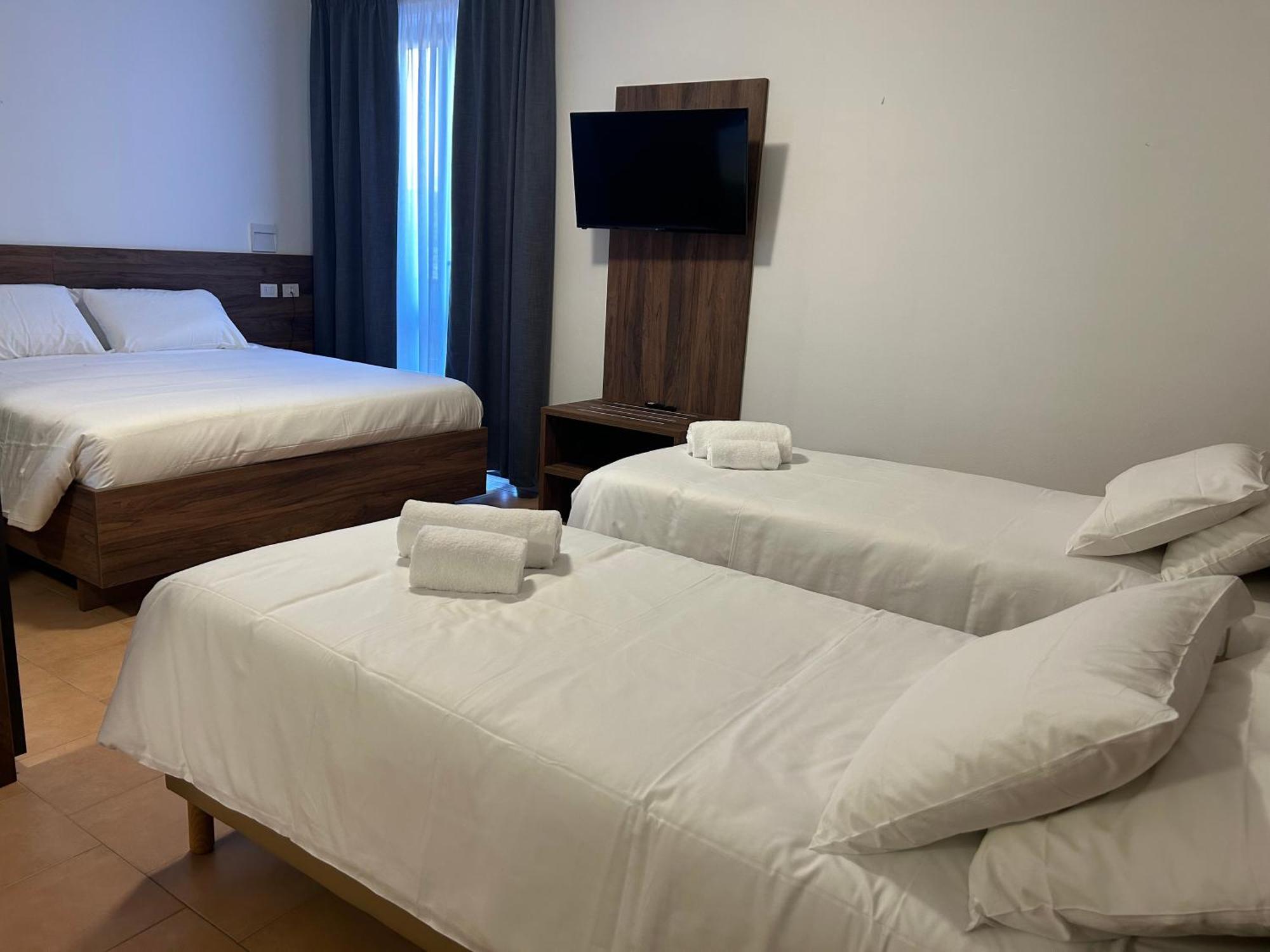Brixellum Hotel Брешело Екстериор снимка